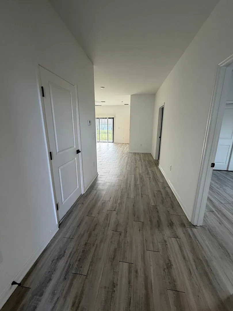 3 bed, 2.0 bath, 1182 sqft, $1,595 — Photo 3