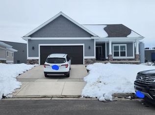 1131 Ballweg Ln, Waunakee, WI 53597
