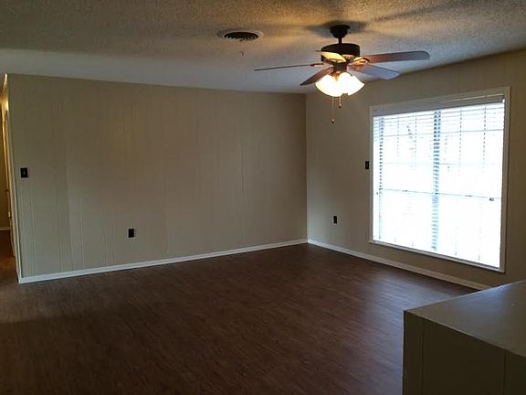 4th image of 613 E Lynnwood Ln