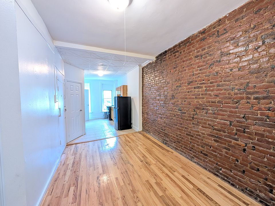 1st image of 139 Jefferson Ave APT 3R