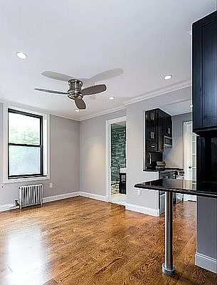 3rd image of 395 10th St #4