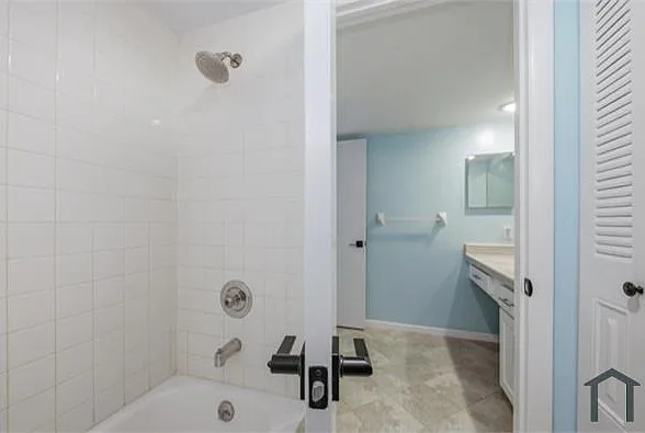 5247 Cedarbend Dr #2 — Photo 11