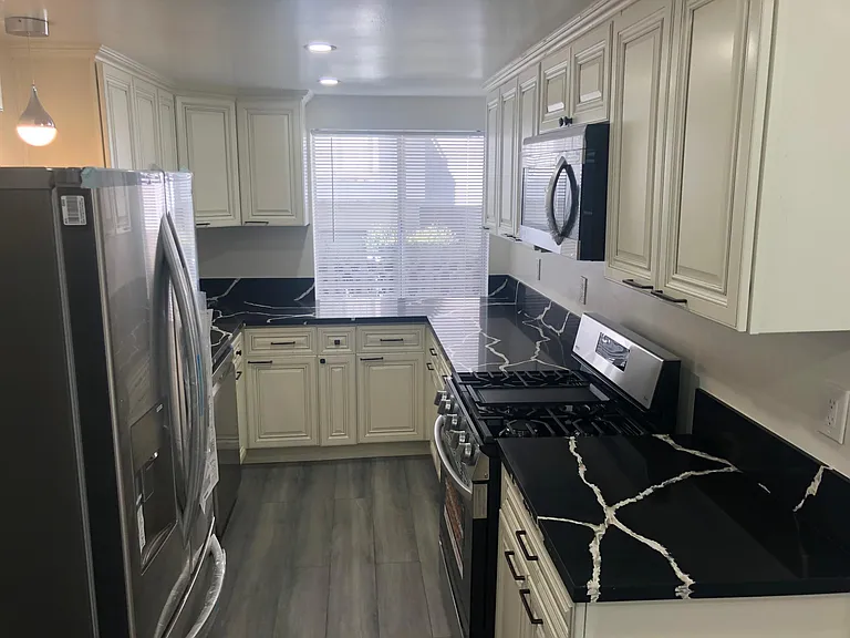 807 N Alfred St #2 — Photo 4