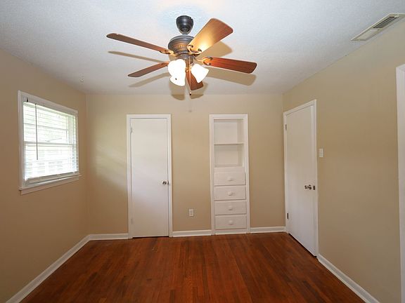 5th image of 609 E Stanfill St