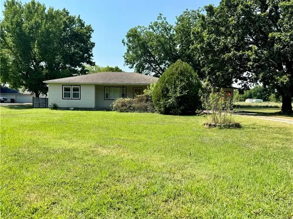 685 E 530th Ave, Pittsburg, KS 66762