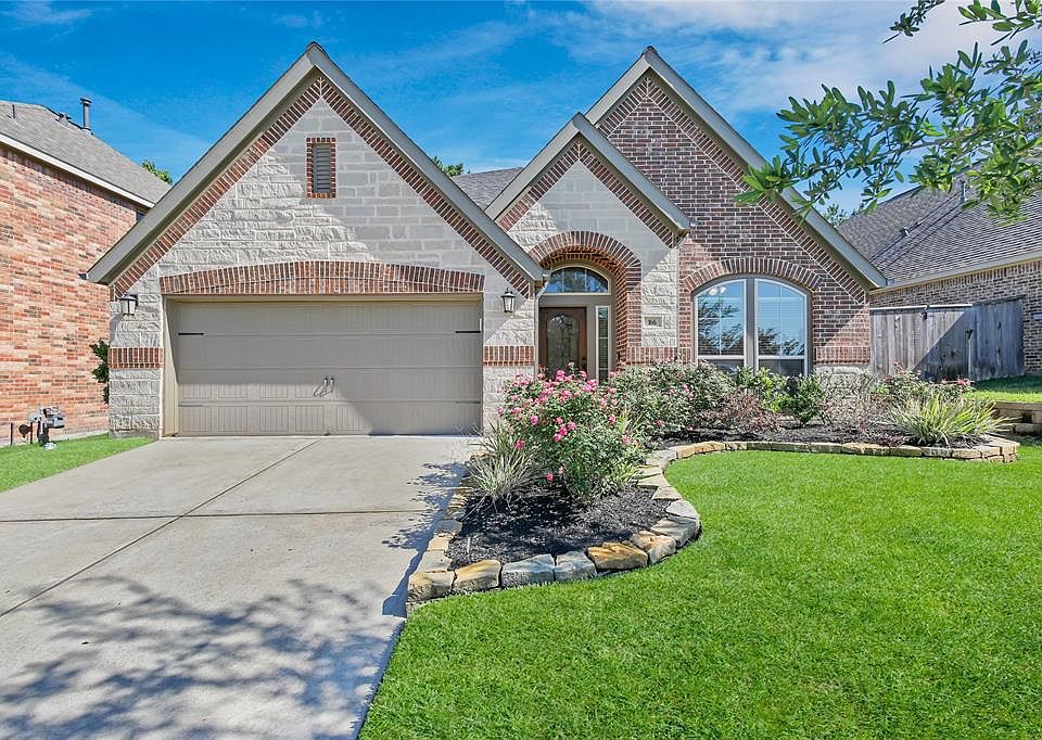1st image of 166 Climbing Oaks Pl