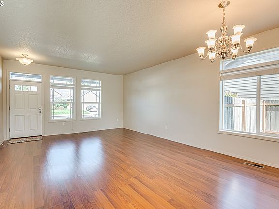 4th image of 439 Twin Flower Dr