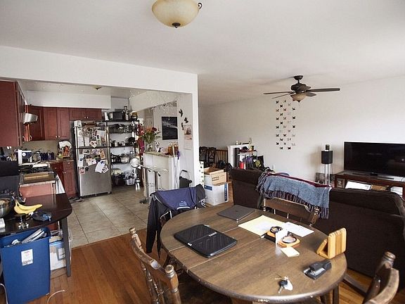 4th image of 2561 48th St #2