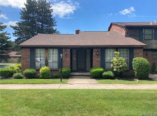 211 Wedgewood Dr, Williamsville, NY 14221