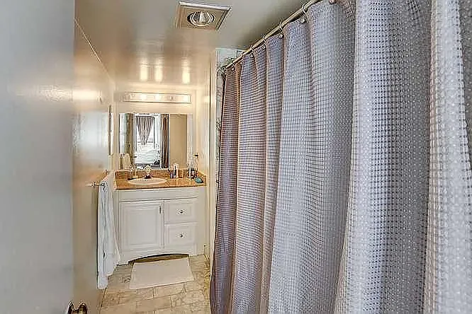 2555 Collins Ave #914 — Photo 6