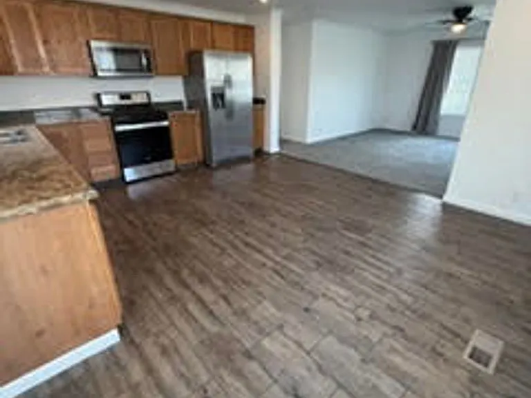 208 Onandaga Ave — Photo 5