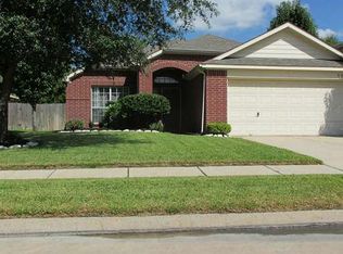 9813 Hallmark Ln, Pearland, TX 77584