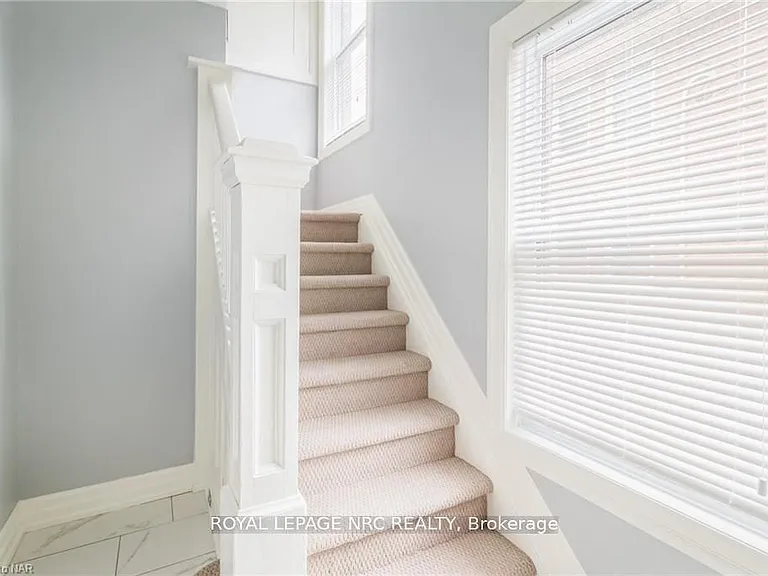 6 Clark St #UPPER — Photo 20
