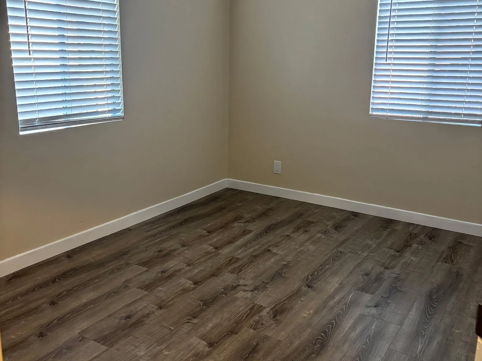 2 bed, 900 sqft, $2,350 — Photo 1