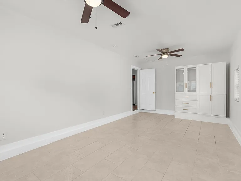 1465 Woodbridge Trl — Photo 16