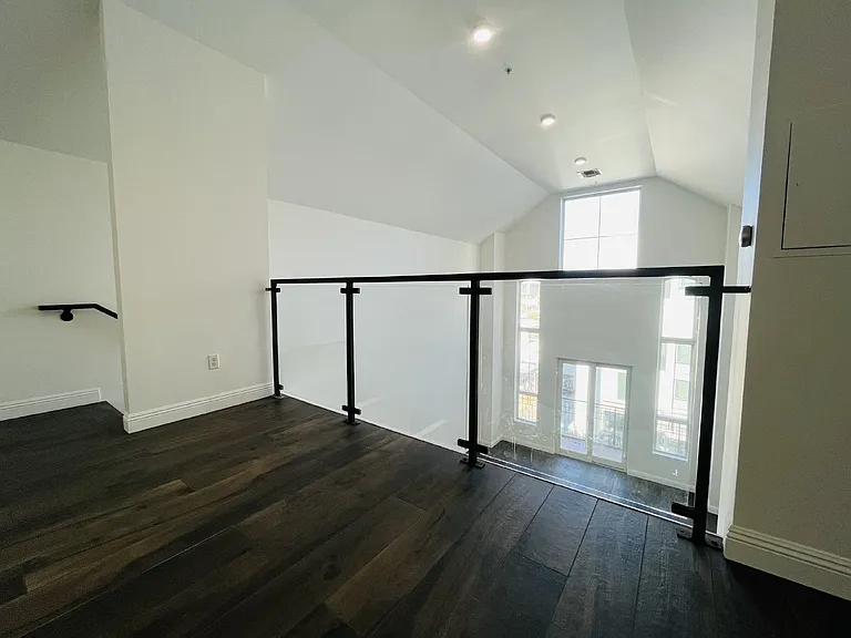 215 E McKinley St #402 — Photo 6