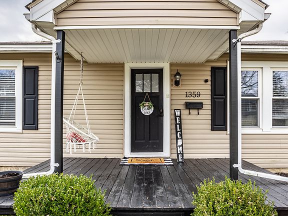 4th image of 1359 North St