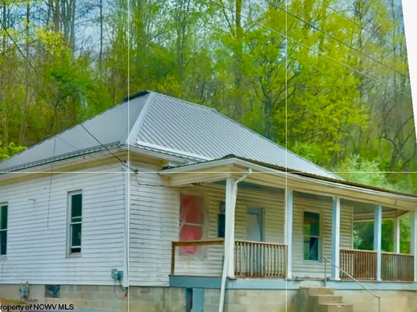 1825 McWhorter Rd, Lost Creek, WV 26385