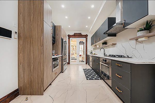 1st image of 460 Greene Ave #2