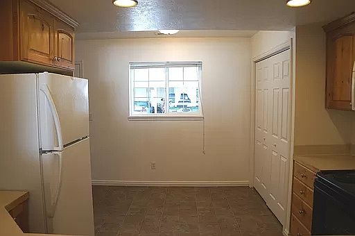 3rd image of 585 Legacy Ln #585