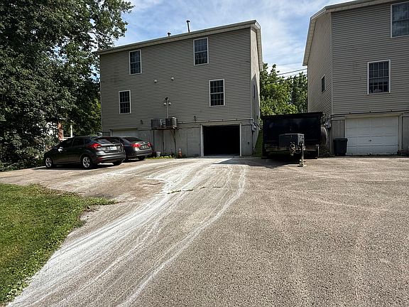 4th image of 154-156 Cherry St #2