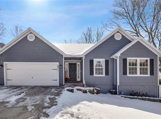 8611 W 72nd St, Overland Park, KS 66204
