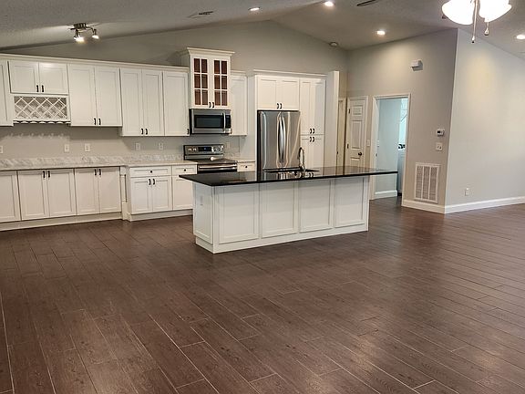 5th image of 326 Echo Pines Way