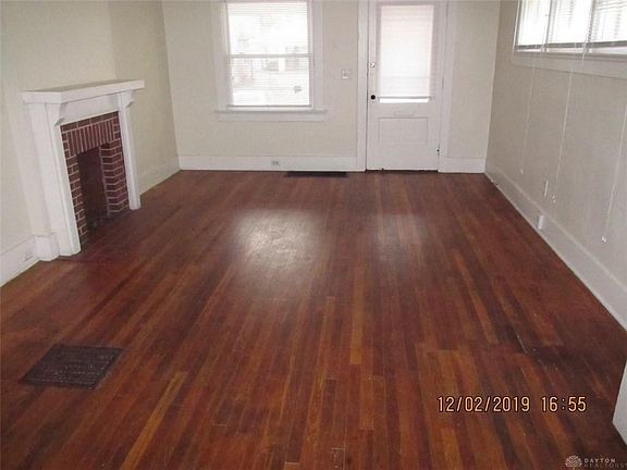 3rd image of 230 Kenwood Ave