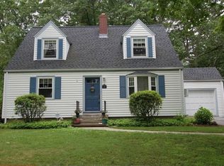 211 Woodridge Ave, Fairfield, CT 06825