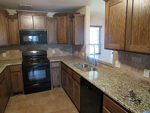17516 Black Hawk Dr — Photo 35