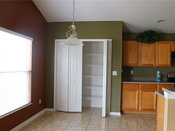 4th image of 4611 Woodford Dr