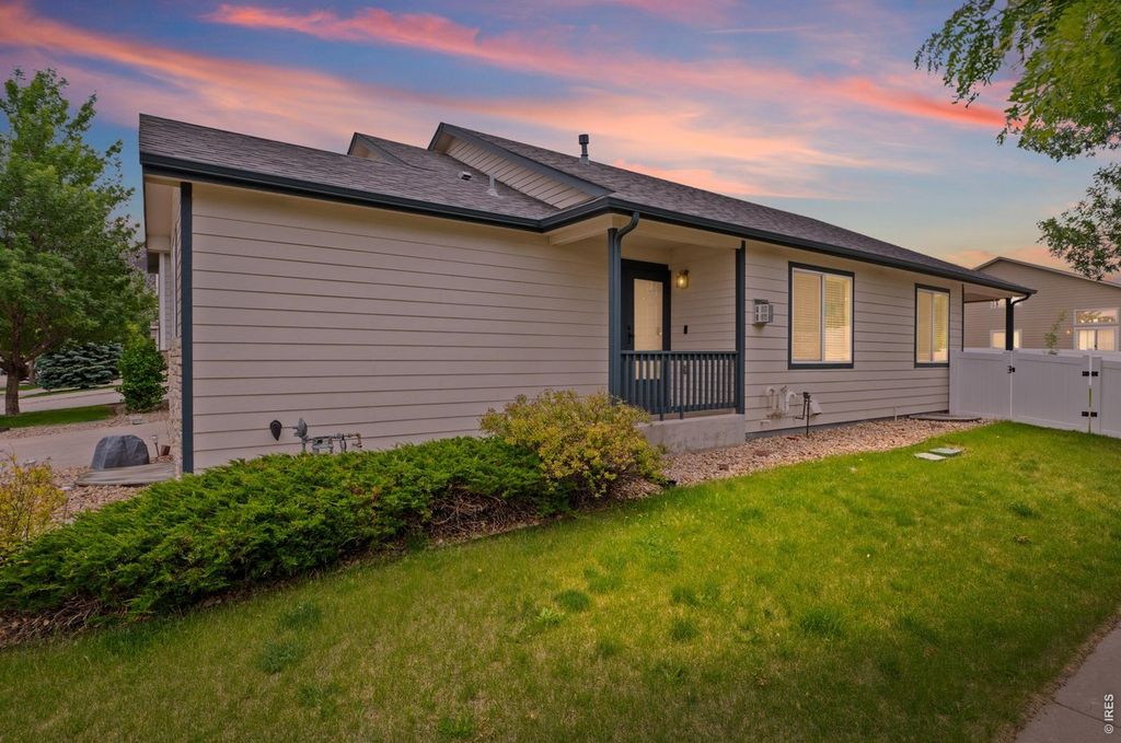 2521 Thoreau Dr