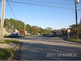 3rd image of 100 White Hollow Dr