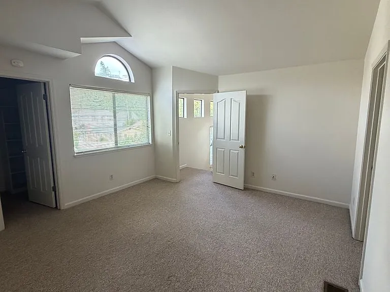 1502 Castro St — Photo 11