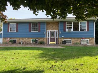 43 Smith St, Rouses Point, NY 12979