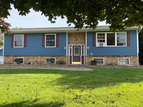 43 Smith St, Rouses Point, NY 12979