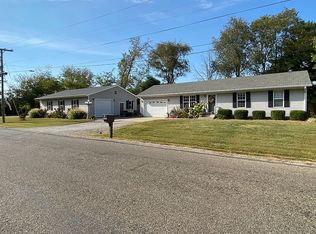 3366 E 900th Ave, Altamont, IL 62411