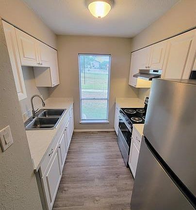 4th image of 1300 N College St #103