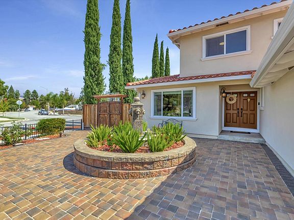 4th image of 202 Purple Glen Dr