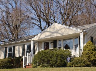 10832 Woodhaven Dr, Fairfax, VA 22030
