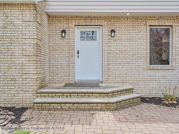 5th image of 503 Hemlock Lane