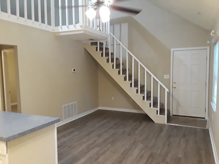 102 Jones Ave #D — Photo 2