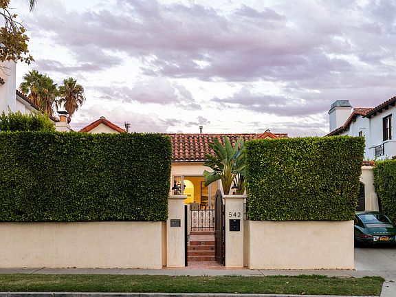 2nd image of 542 N Curson Ave