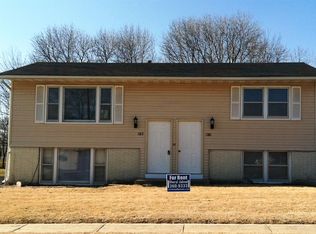 1180 Thiher Dr, Hiawatha, IA 52233