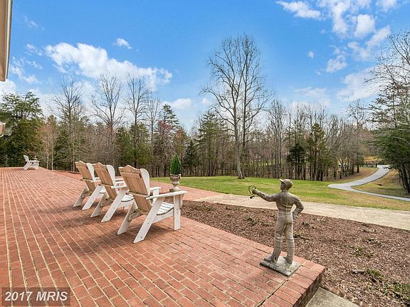 5th image of 10392 Dominion Ct