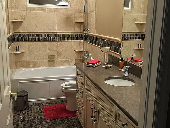 5th image of 11006 Lakeland Cir
