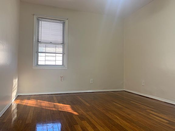 4th image of 8922 187th St #2