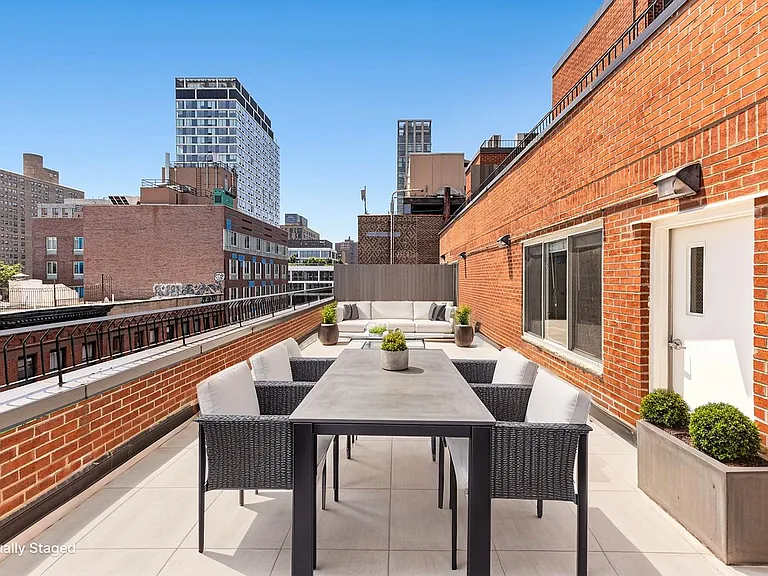 99 Suffolk St #7D — Photo 1