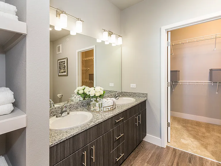 The Overlook at Interquest Apartments — Photo 79
