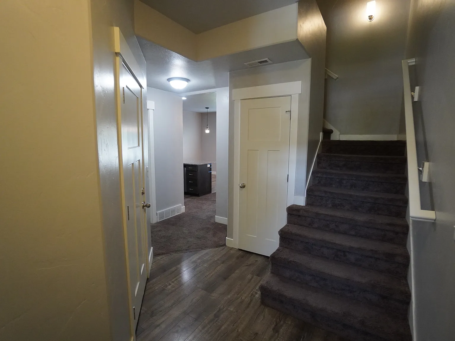 Fantastic townhome at 2090 W Carson Ave #3 in West Haven — Photo 4